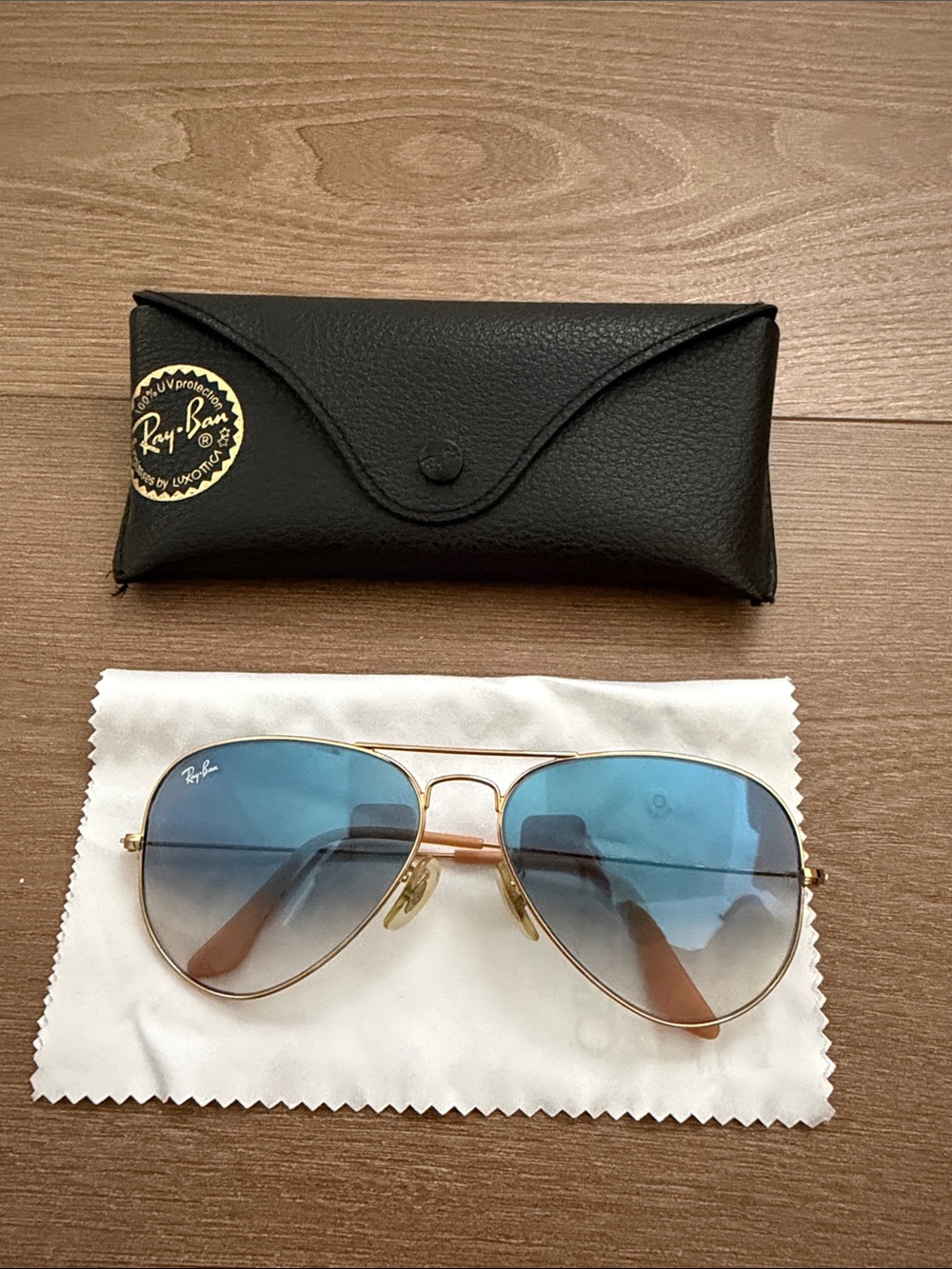 Ray-Ban Aviator Sunglasses with Blue Gradient Lenses and Gold Frame